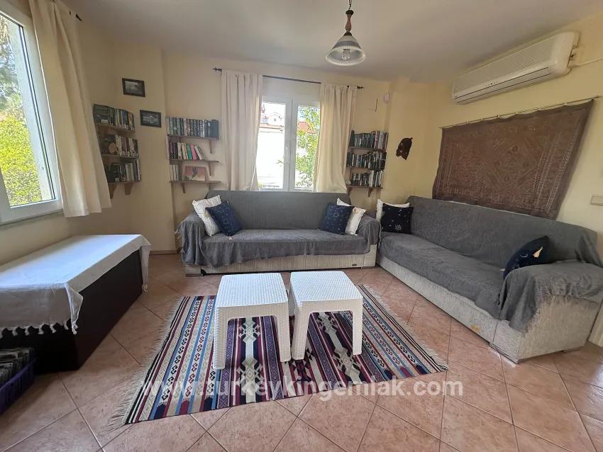In Gülpınar Mit Bergpanorama Und Zu Fuß Erreichbar Zum Stadtzentrum Freistehende Villa