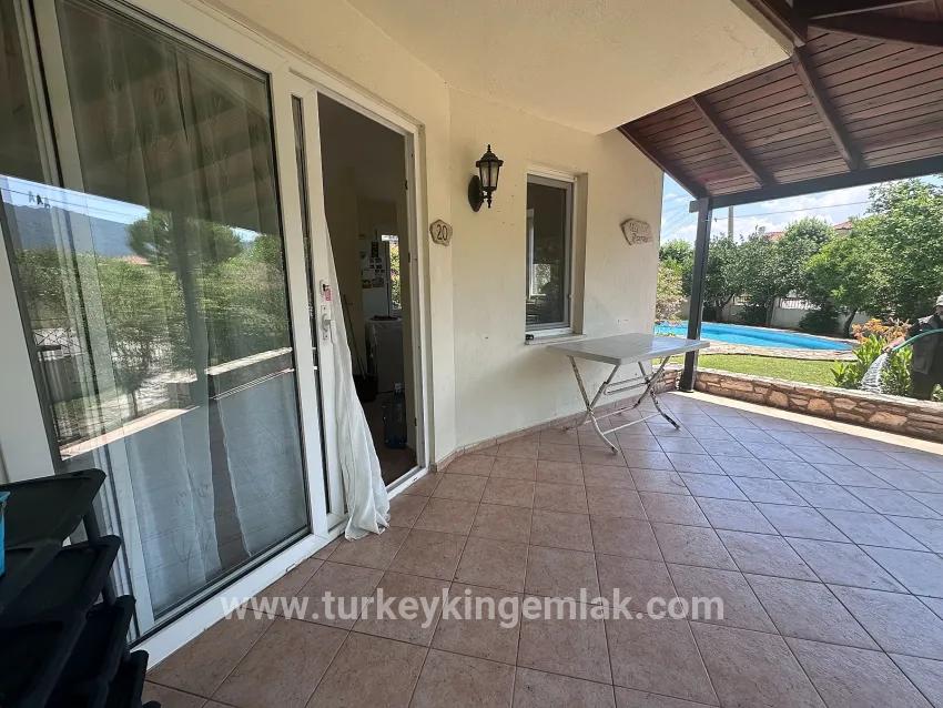 In Gülpınar Mit Bergpanorama Und Zu Fuß Erreichbar Zum Stadtzentrum Freistehende Villa