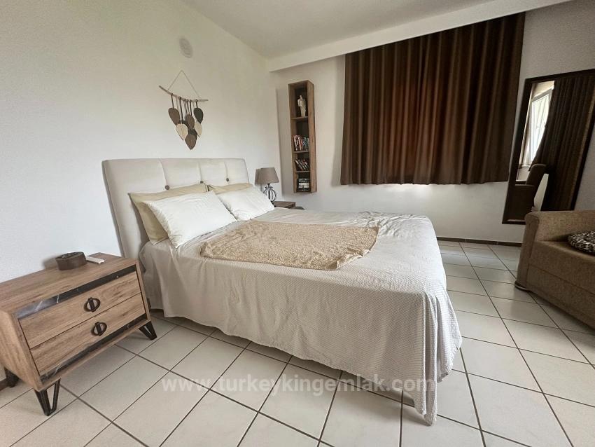 Traditionelles Türkisches Haus Mit Großem Grundstück