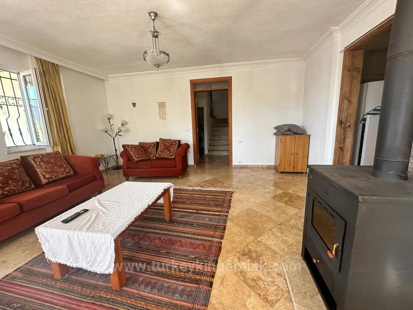 Traditioneller Bungalow (3+1 Schlafzimmer) Mit Privatem Pool Und Blick Auf Montenegro – Langzeitmiete