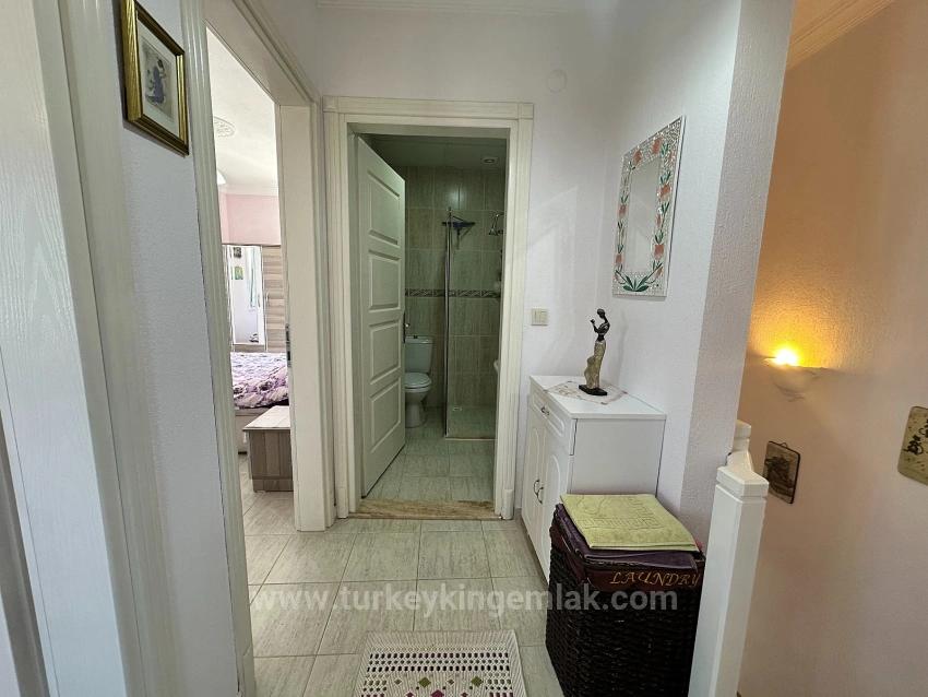 Villa Iris Ist Eine Moderne Doppelhaushälfte Mit Einem Gemeinschaftlich Genutzten Swimmingpool.