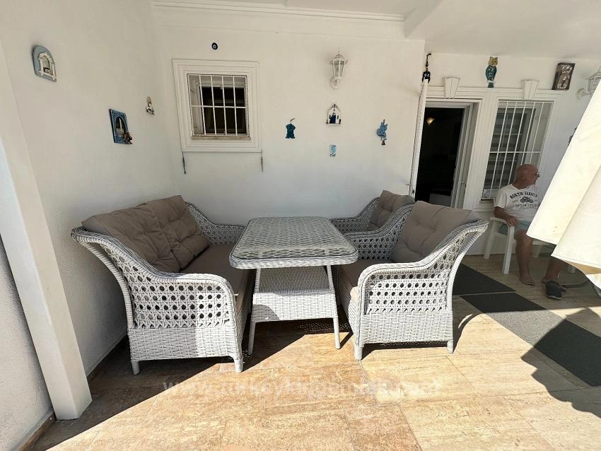 Villa Iris Ist Eine Moderne Doppelhaushälfte Mit Gemeinschaftspool.