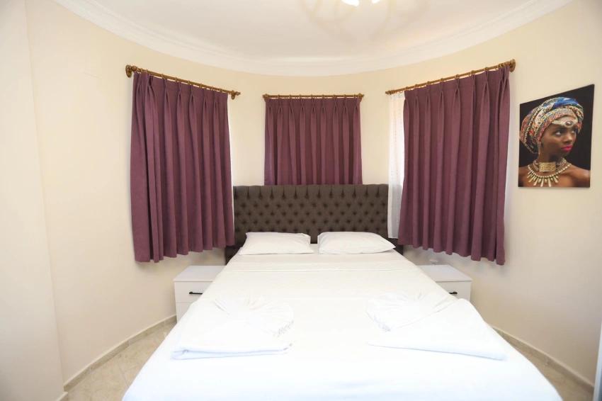 Stilvolle Und Komplett Renovierte Privatvilla Mit Blick Auf Montenegro – Memphis Blue