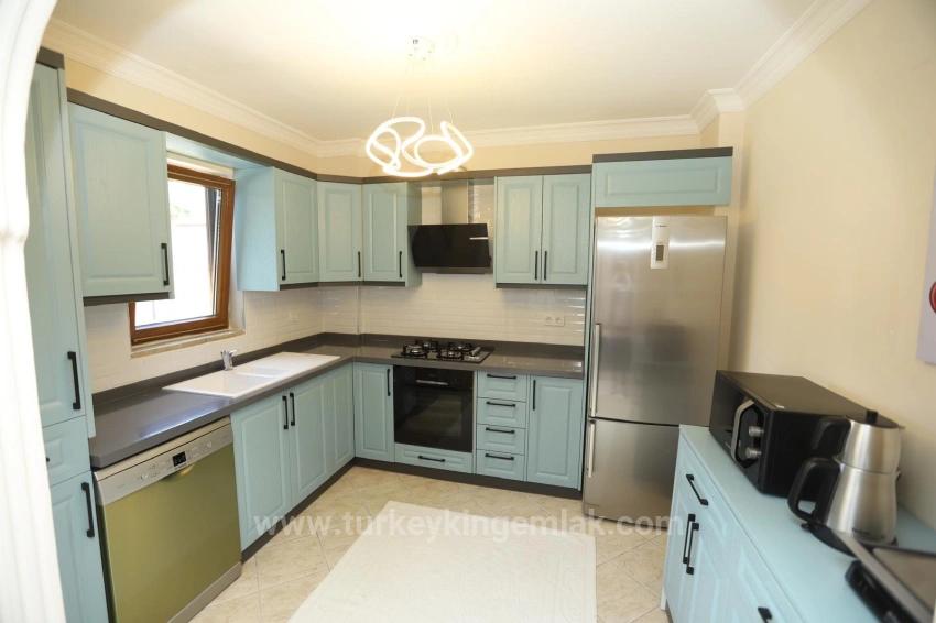 Stilvolle Und Komplett Renovierte Privatvilla Mit Blick Auf Montenegro – Memphis Blue