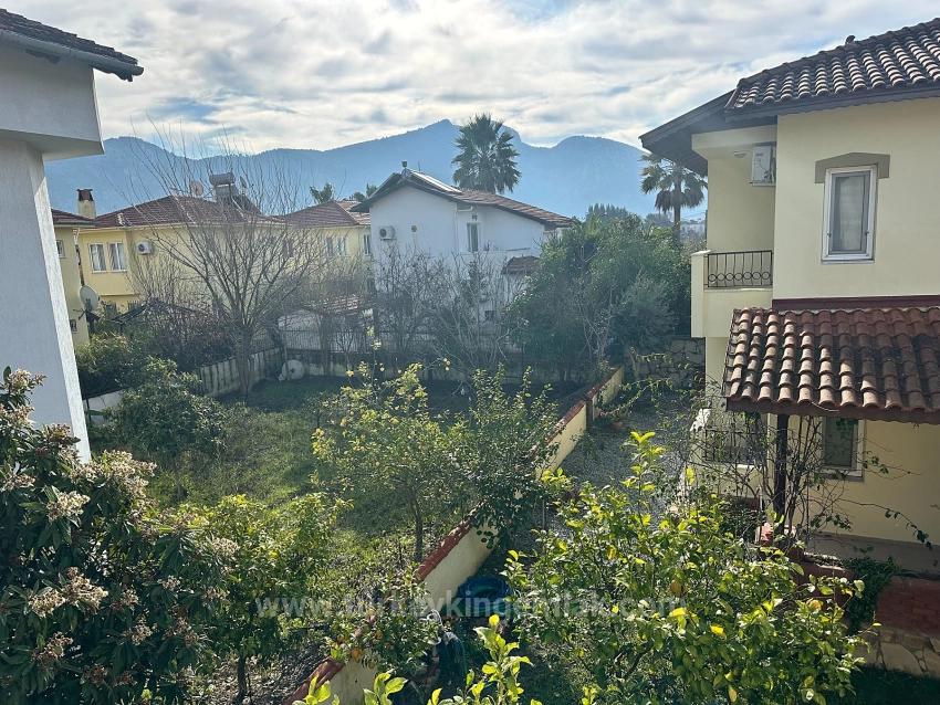 Freistehende Villa Mit Gemeinschaftspool In Einer Kleinen Anlage.