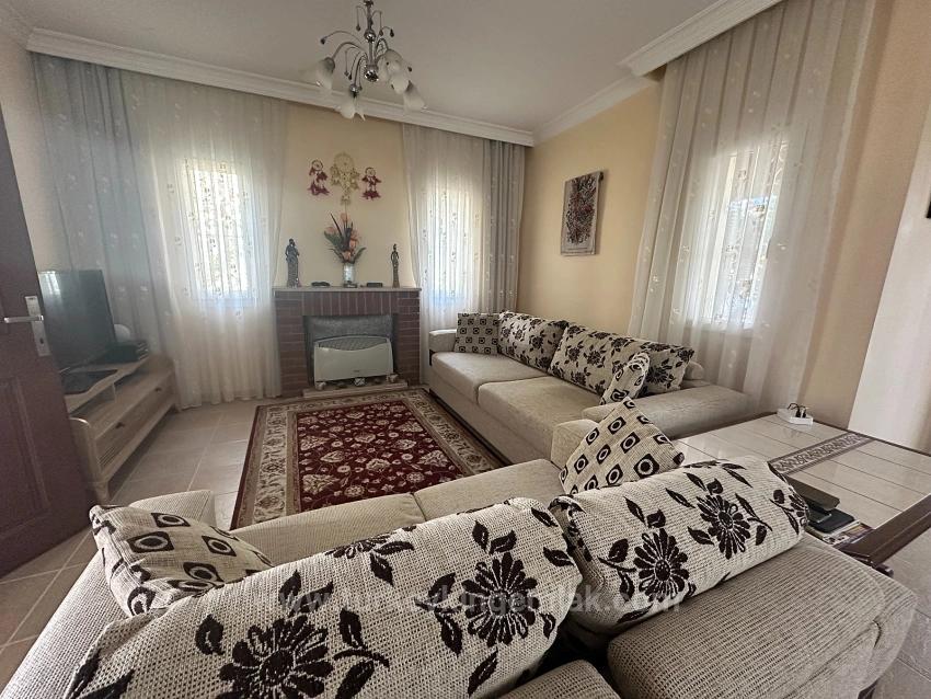 Freistehende Villa Mit Gemeinschaftspool In Einer Kleinen Anlage.