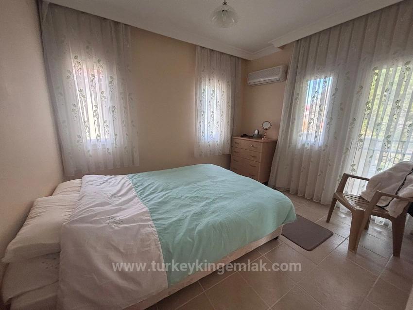 Villa Mit Gemeinschaftspool In Einer Kleinen, Abgeschlossenen Wohnanlage