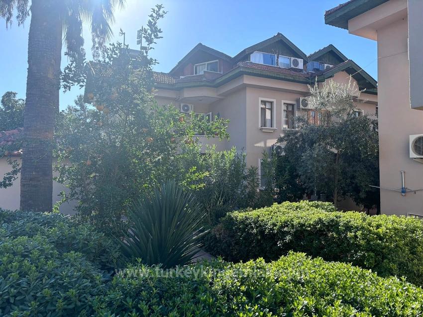 Stilvolle Und Gepflegte Ein-Zimmer-Wohnung Im Ersten Stock