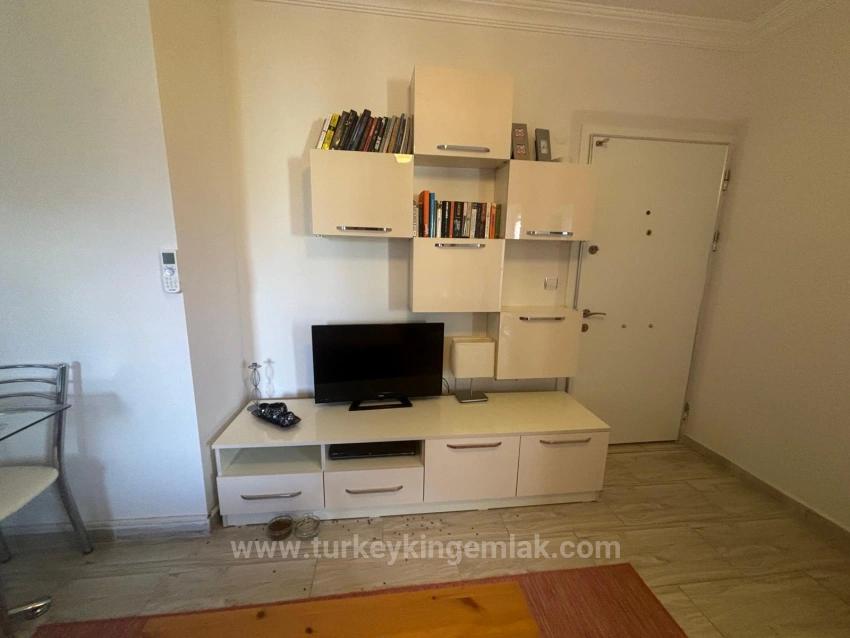 Stilvolle Und Gepflegte Ein-Zimmer-Wohnung Im Ersten Stock