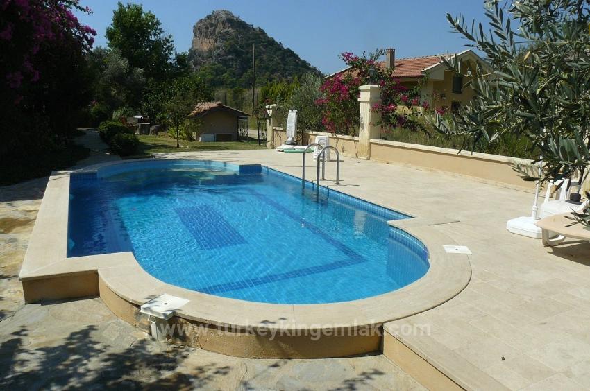 King’s Villa Nr. 1 – Exklusiver Lebensstil Mit Flussblick, Eleganz Pur