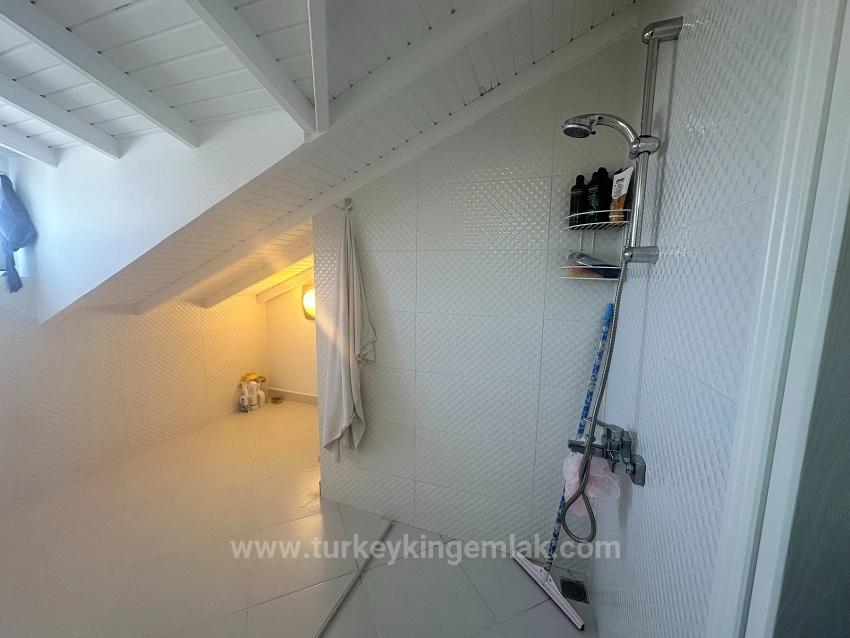 Ein Außergewöhnliches Leben, Geschmückt Mit Zeitloser Eleganz In Osmanağalar