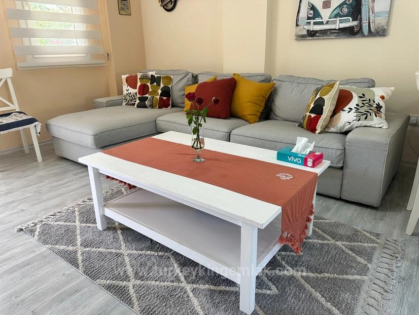 Ein Außergewöhnliches Leben, Geschmückt Mit Zeitloser Eleganz In Osmanağalar