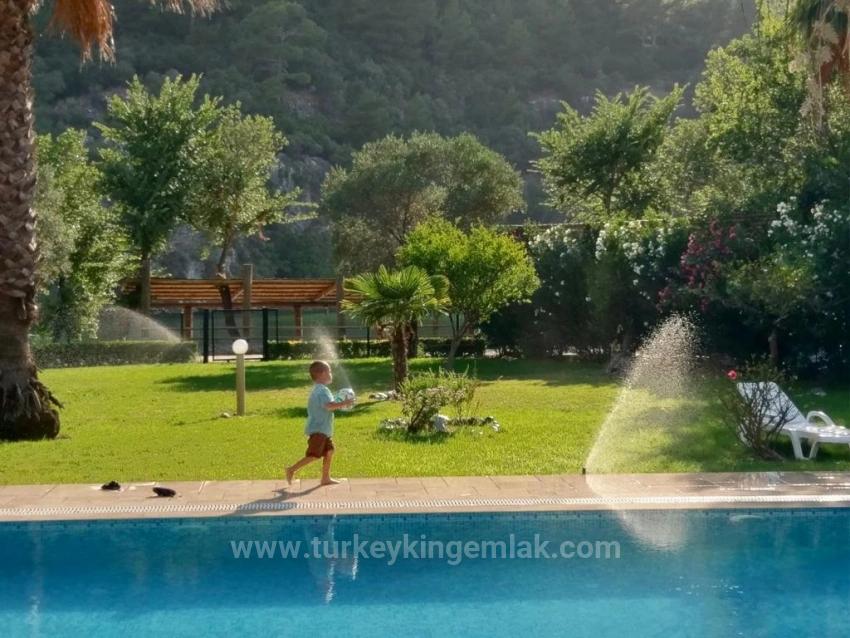 Prestigeträchtiges Leben Am See Und Investitionsmöglichkeit Mit Hoher Rendite