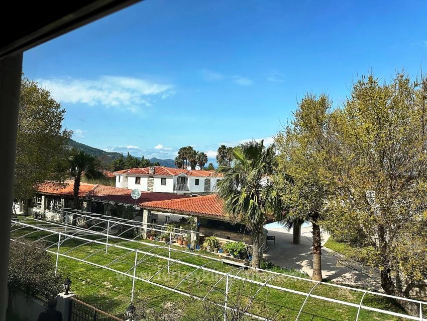 Prestigeträchtiges Leben Am See Und Investitionsmöglichkeit Mit Hoher Rendite