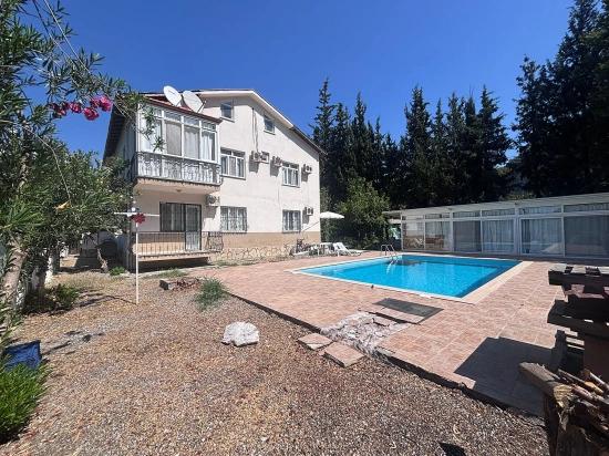 Triplex-villa In Okçular Marmarlı, Dalyan, Umgeben Von Natur