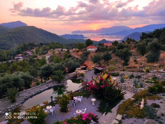 Luxuriöse Villa Mit 7 Schlafzimmern Und Unvergleichlichem Meerblick In Gökbel