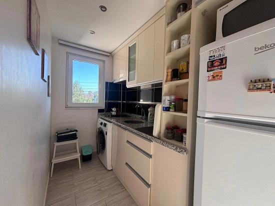 Stilvolle Und Gepflegte Ein-zimmer-wohnung Im Ersten Stock