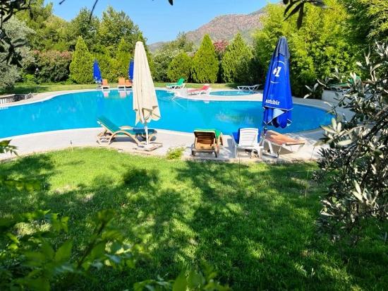 Eine Exklusive Renovierungsmöglichkeit Im Ruhigen Akkaya-tal