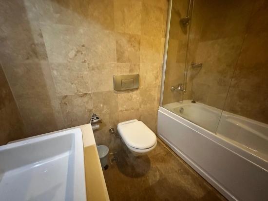 King’s Villa Nr. 1 – Exklusiver Lebensstil Mit Flussblick, Eleganz Pur