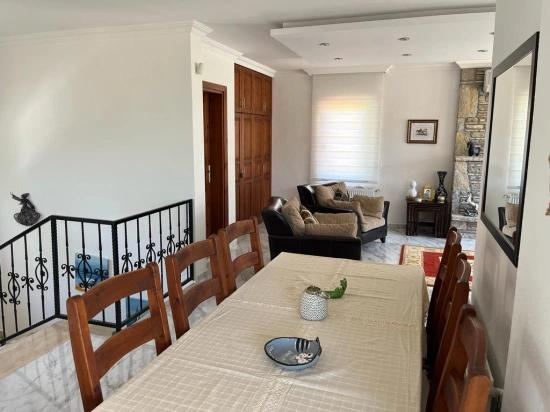 Zeitloser Luxus Mit Blick Auf Die Landschaft