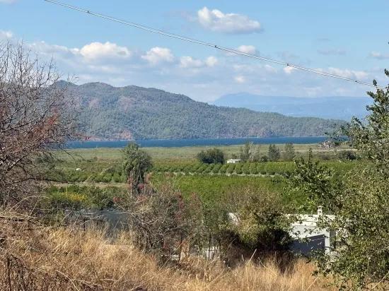 In Karadağ Ein Angebot, Das Dem Boden Wert Hinzufügt