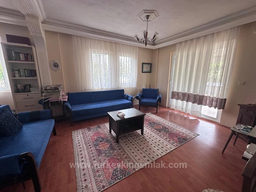 Characterful Villa Offers Great Potential.