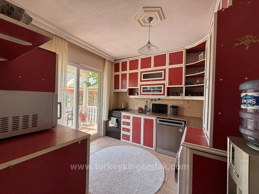 Characterful Villa Offers Great Potential.
