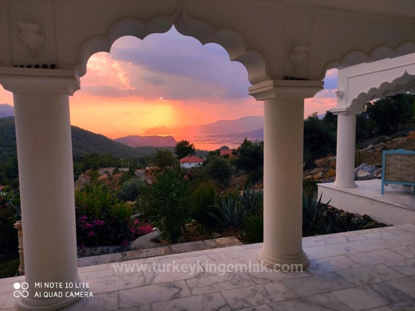 Luxury 7-Bedroom Mansion With Unparalleled Sea Views In Gökbel