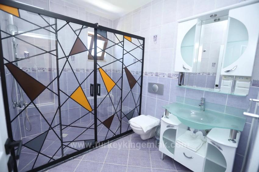 Stylish And Fully Renovated Private Villa With Mountian Views – Memphis Blue