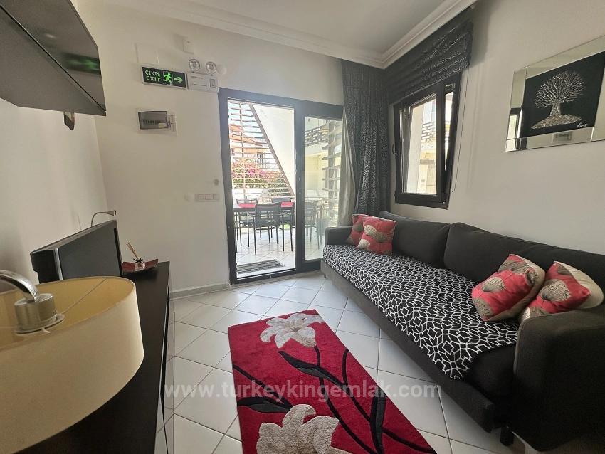 Modern Elegance Integrated With The River