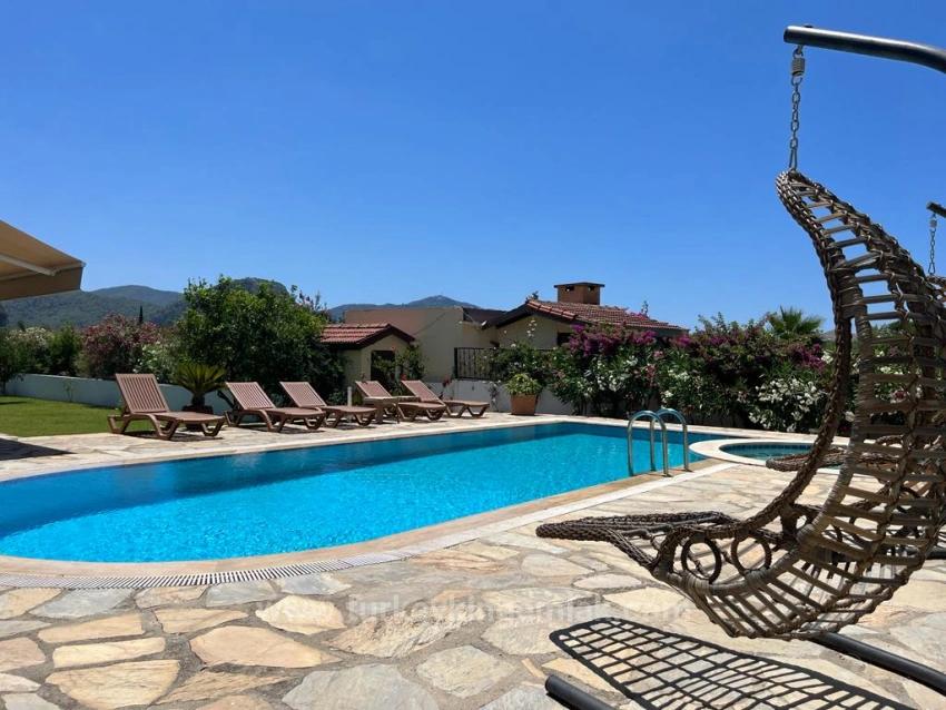 A Timeless Luxury Opening To The View