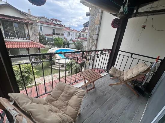 Dalyanda 1. floor apartment and spacious beautiful garden