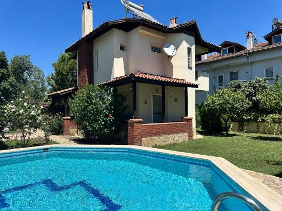 Villa With Shared Pool In A Small Gated Community