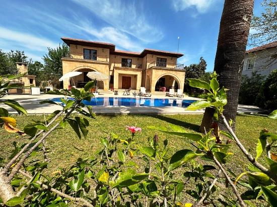 An Unparalleled, Palatial Villa In The Heart Of Dalyan.