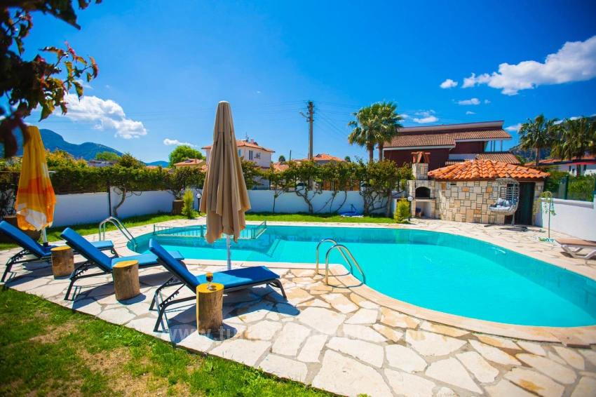 Стильная И Полностью Отремонтированная Частная Вилла С Видом На Черногорию