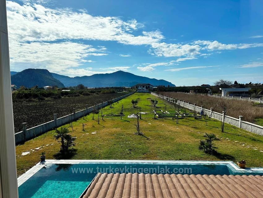 Уникальная Жизнь В Гармонии С Природой.