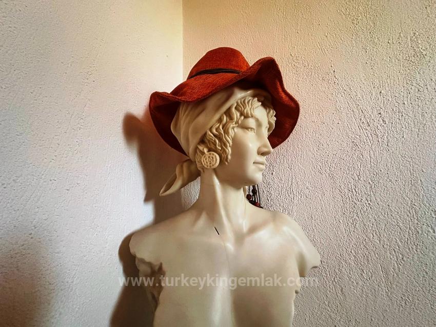 Спокойная Жизнь Среди Шепота Гор