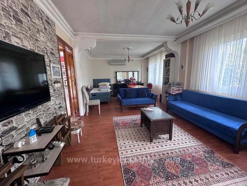 500M² Özel Arsa İçerisinde Karakterli Villa – Büyük Potansiyel Sunuyor