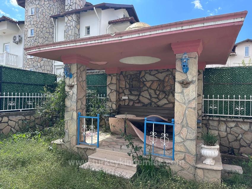 500M² Özel Arsa İçerisinde Karakterli Villa – Büyük Potansiyel Sunuyor