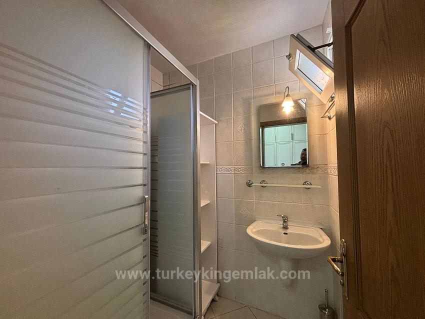 Küçük Bir Site İçerisinde Yer Alan Çekici Villa.