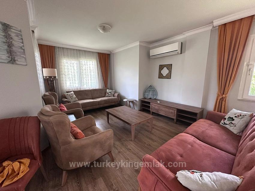 Küçük Bir Site İçerisinde Yer Alan Çekici Villa.