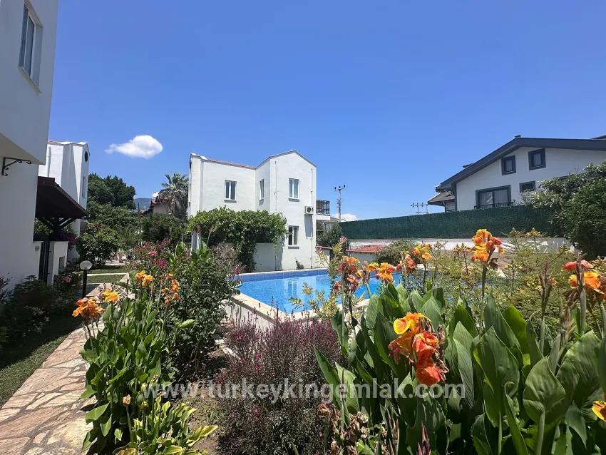 Akdeniz Esintili Şık Villa