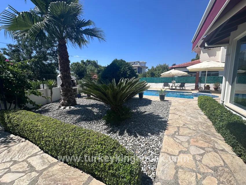 Doğanın Kalbinde Şık Villa