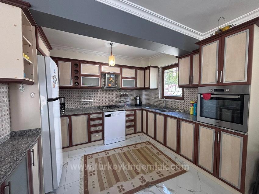 Dalyan Merkezde 5 Yatak Odalı Tripleks Villa