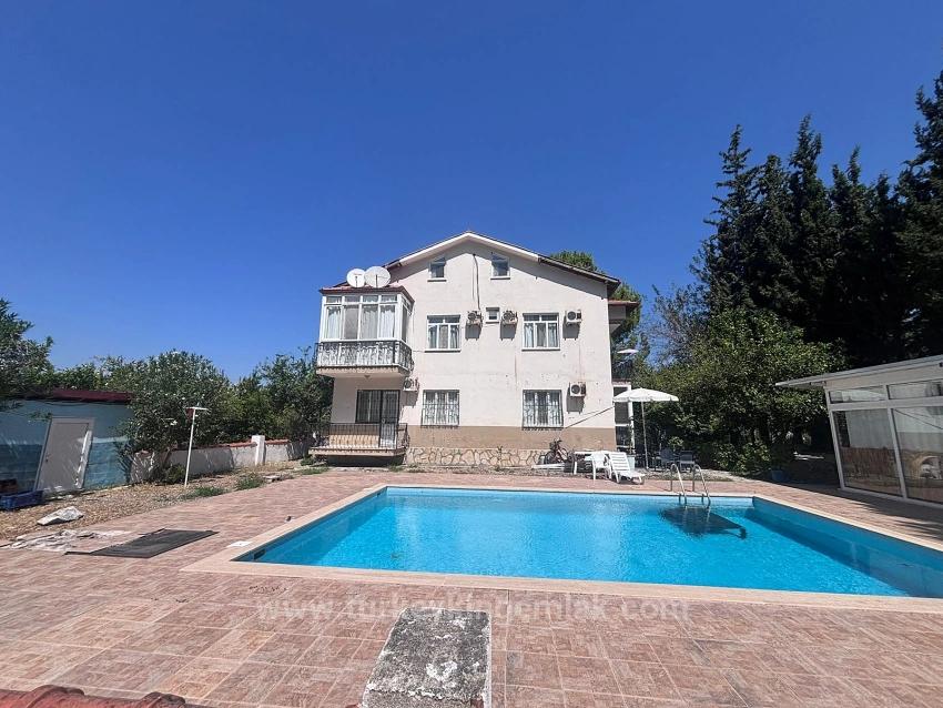 Okçular Marmarlı, Dalyan’da Doğayla İç İçe Triplex Villa