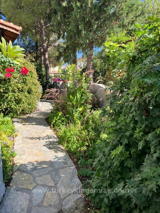 Müstakil Daireli Eşsiz Akdeniz Villası