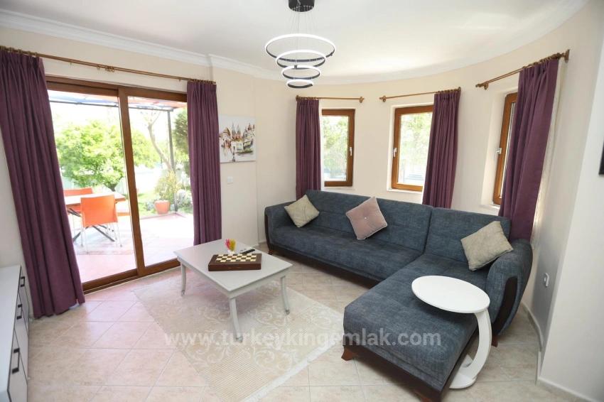 Dağ Manzaralı, Stil Sahibi Ve Tamamen Yenilenmiş Özel Villa