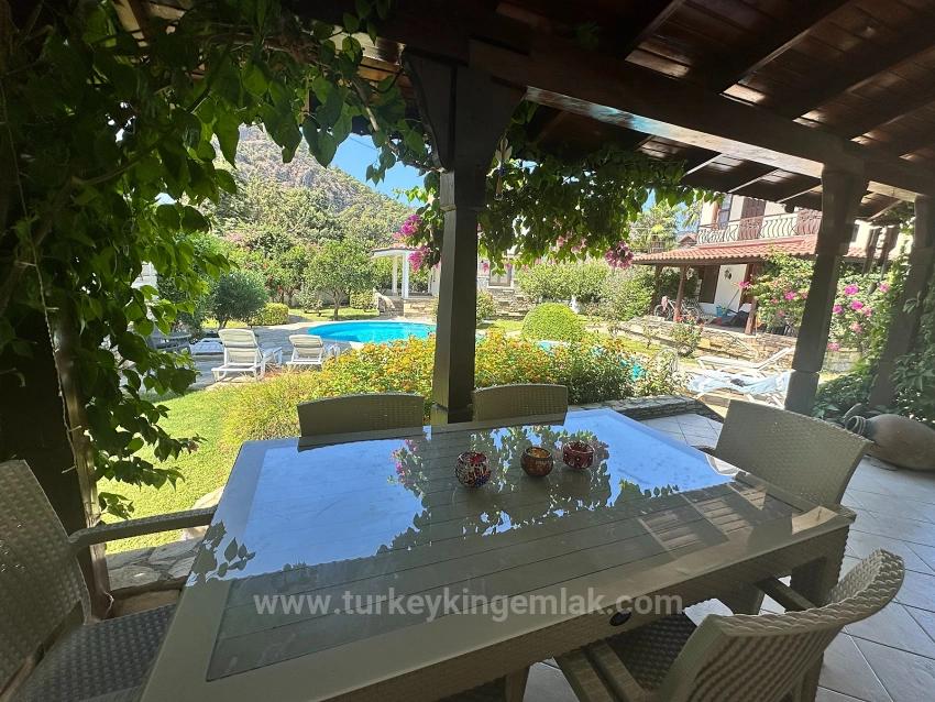 Gülpınar, Dalyan’da Şirin Bir Sitede İki Yatak Odalı Dubleks Villa