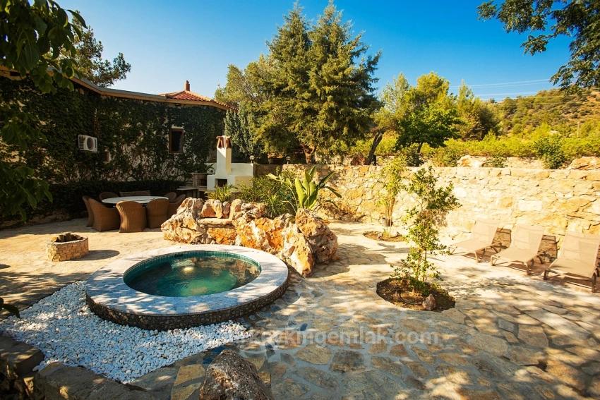 Dalyan Gökbel De Deniz Manzaralı Müstakil Villa