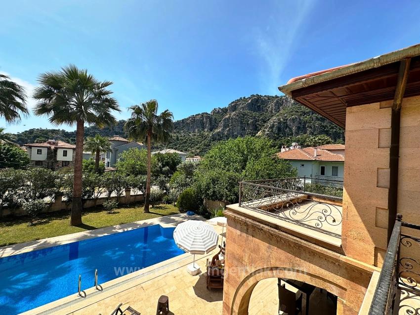 Dalyan Gülpınar Da Kanal A Yakın Konak Tarzında Villa